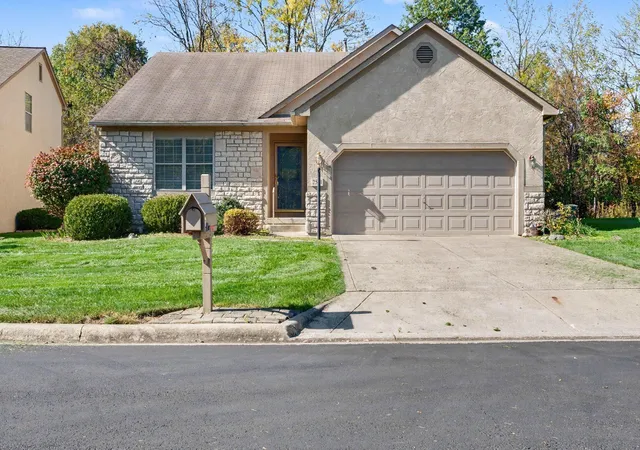 Listing Photo 1 - Condo for sale in building located at 2581 Pisces Ct, Dublin, OH 43016