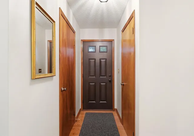 Listing Photo 5 - Condo for sale in building located at 5241 Wood Run Blvd, Columbus, OH 43220 - Unit #85