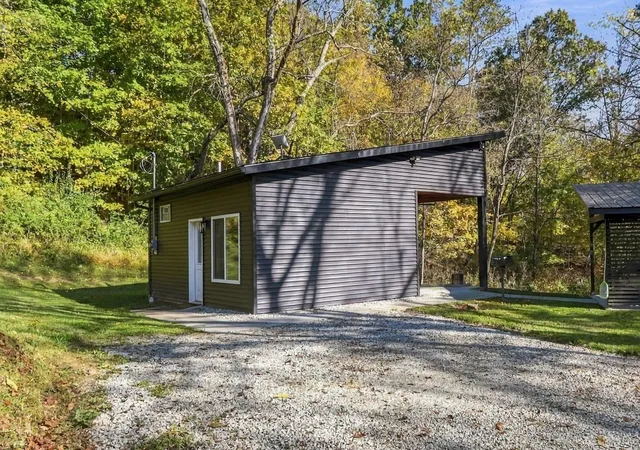 Photo 2 of Single family home for sale at 19440 Buena Vista Rd, Rockbridge, OH 43149 | MLS# 226039293 | Listing updated on 2026-10-26