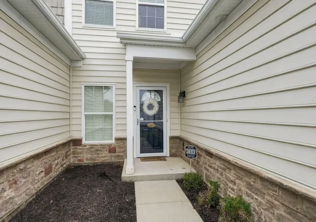 Listing Photo 1 - Condo for sale in building located at 6293 Albany Bend Dr, Westerville, OH 43081 - Unit #6293