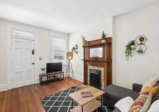 Listing Photo 4 - Condo for sale in building located at 582 S Pearl St, Columbus, OH 43215