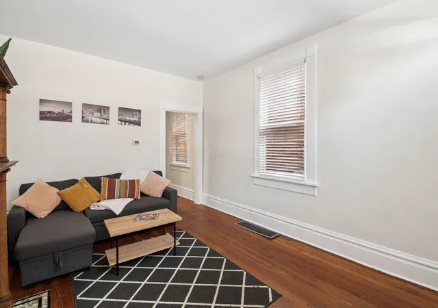 Listing Photo 5 - Condo for sale in building located at 582 S Pearl St, Columbus, OH 43215