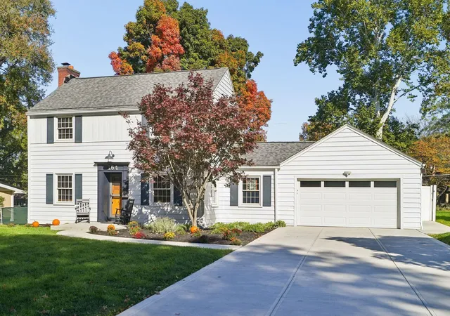 Photo 1 of Single family home for sale at 164 Charleston Ave, Columbus, OH 43214 | MLS# 226040127 | Listing updated on 2026-10-28