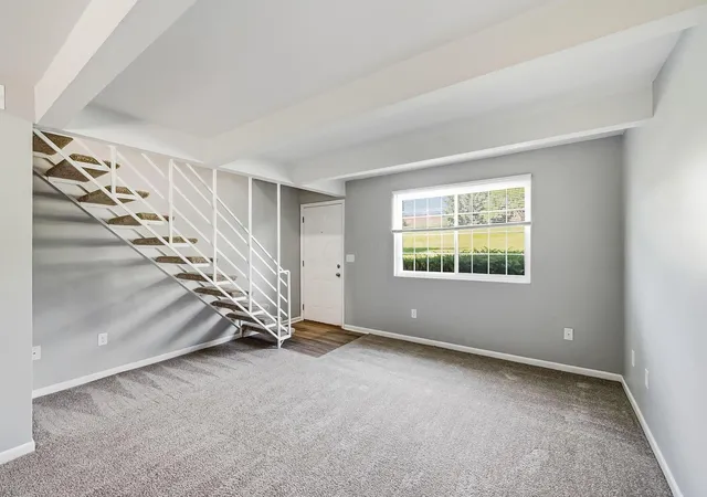 Listing Photo 4 - Condo for sale in building located at 1407 Missouri Ave, Delaware, OH 43015