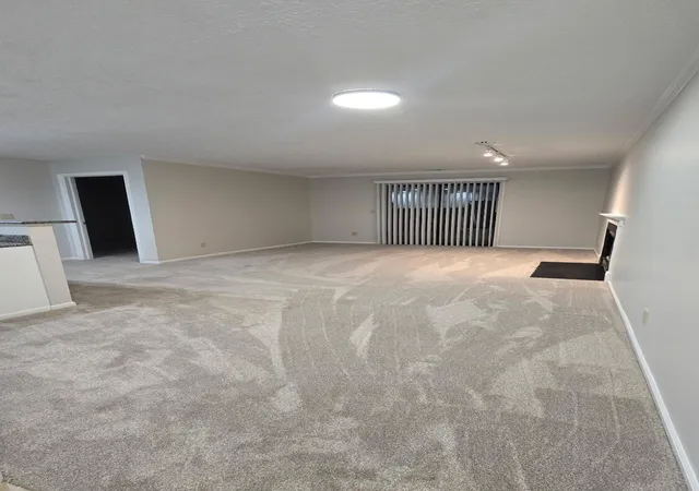 Listing Photo 1 - Condo for sale in building located at 2733 Greystone Dr, Columbus, OH 43220 - Unit #GD2733