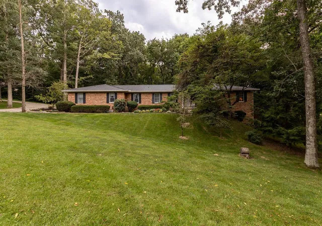 Photo 1 of Single family home for sale at 2895 Franchel Ct NW, Lancaster, OH 43130 | MLS# 226039278 | Listing updated on 2026-10-26