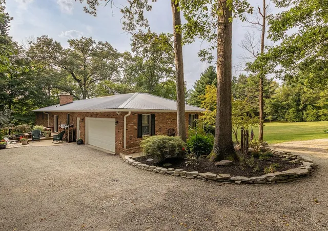 Photo 4 of Single family home for sale at 2895 Franchel Ct NW, Lancaster, OH 43130 | MLS# 226039278 | Listing updated on 2026-10-26