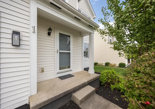 Photo 3 of Single family home for sale at 510 Yale Cir, Pickerington, OH 43147 | MLS# 226039288 | Listing updated on 2026-10-29