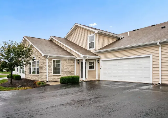 Photo 4 of Condo for sale at 1717 Chestnut Farms Loop, Grove City, OH 43123 | MLS# 226039582 | Listing updated on 2026-10-23