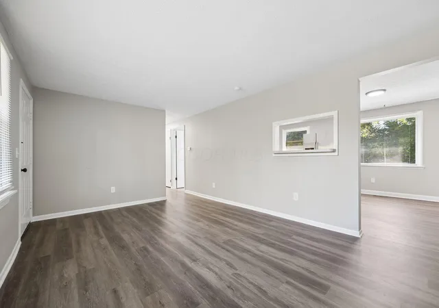 Photo 4 of Single family home for sale at 202 N Southampton Ave, Columbus, OH 43204 | MLS# 226040418 | Listing updated on 2026-10-30