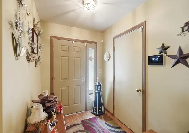 Listing Photo 4 - Condo for sale in building located at 4466 White Leaf Wy, Columbus, OH 43228