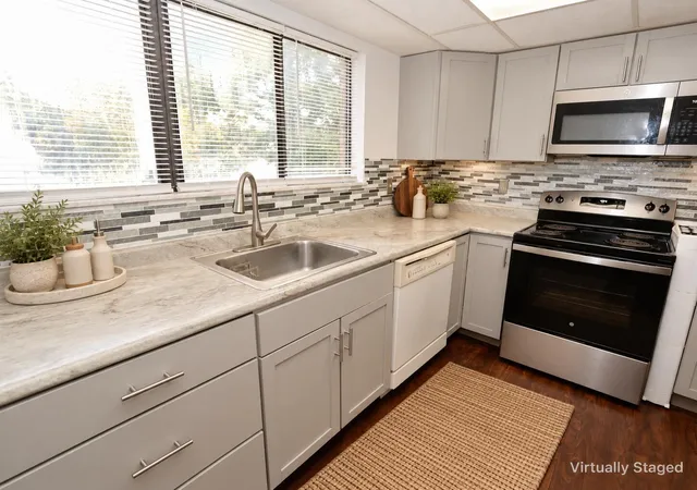Photo 3 of Condo for sale at 1373 S Waggoner Rd #6-6, Reynoldsburg, OH 43068 | MLS# 226039743 | Listing updated on 2026-10-29