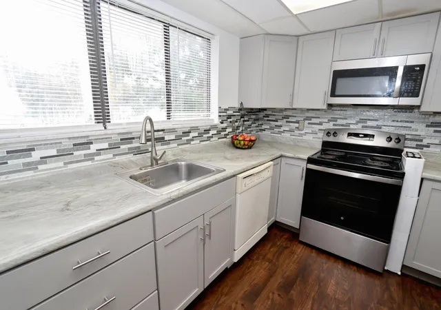 Photo 4 of Condo for sale at 1373 S Waggoner Rd #6-6, Reynoldsburg, OH 43068 | MLS# 226039743 | Listing updated on 2026-10-29