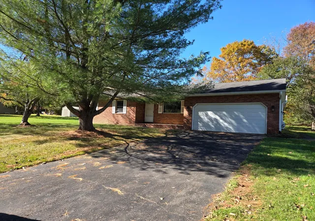 Photo 2 of Single family home for sale at 58 Knoll Dr, Granville, OH 43023 | MLS# 226039976 | Listing updated on 2026-10-21