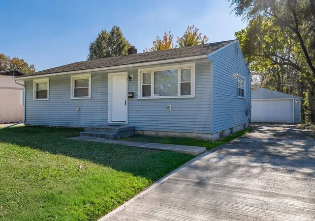 Photo 1 of Single family home for sale at 1253 E Innis Ave, Columbus, OH 43207 | MLS# 226039438 | Listing updated on 2026-10-23