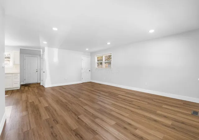 Photo 3 of Single family home for sale at 1253 E Innis Ave, Columbus, OH 43207 | MLS# 226039438 | Listing updated on 2026-10-23
