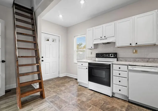 Photo 4 of Single family home for sale at 202 Leeds Aly, Columbus, OH 43202 | MLS# 226039343 | Listing updated on 2026-10-17