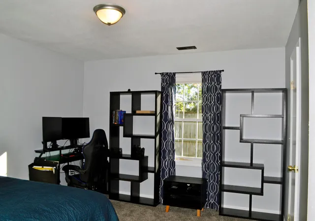 Photo 4 of Single family home for sale at 2585 Millview Dr, Columbus, OH 43207 | MLS# 226039495 | Listing updated on 2026-10-22