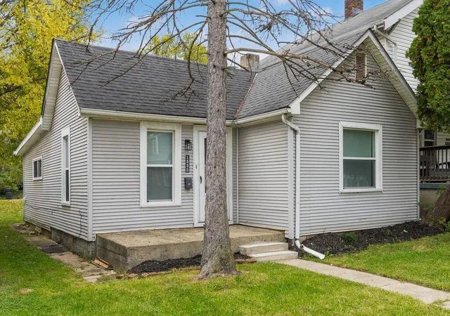 Photo 2 of Single family home for sale at 1535 E Weber Rd, Columbus, OH 43211 | MLS# 226039611 | Listing updated on 2026-10-19