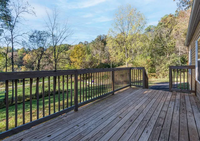 Photo 3 of Single family home for sale at 17557 Mckee Hl Rd, Frazeysburg, OH 43822 | MLS# 226039562 | Listing updated on 2026-10-17