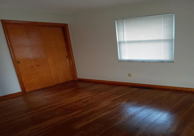 Photo 4 of Single family home for sale at 2734 Glendale Rd, Grove City, OH 43123 | MLS# 226040143 | Listing updated on 2026-10-24