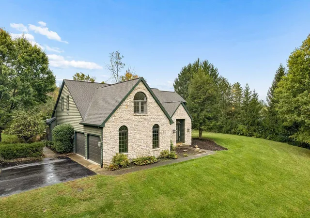 Photo 4 of Single family home for sale at 8337 W Ohio State Ln NW, Lancaster, OH 43130 | MLS# 226039357 | Listing updated on 2026-10-23