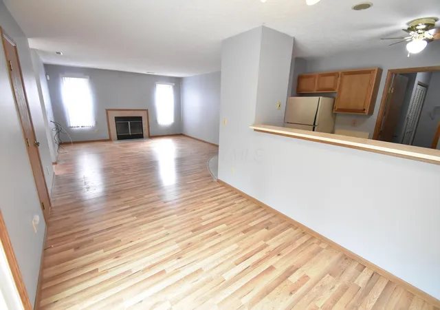 Listing Photo 1 - Condo for sale in building located at 3693 Charlemonte Wy, Canal Winchester, OH 43110 - Unit #4