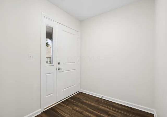 Listing Photo 3 - Condo for sale in building located at 1341 Epworth Forest Dr, Lancaster, OH 43130
