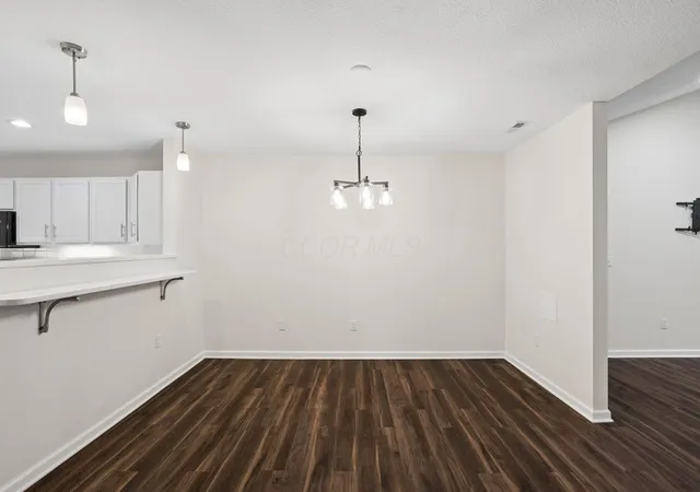 Listing Photo 5 - Condo for sale in building located at 1341 Epworth Forest Dr, Lancaster, OH 43130