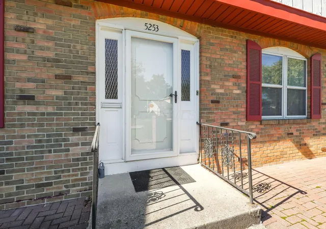 Photo 2 of Single family home for sale at 5253 Arrowood Loop E, Columbus, OH 43229 | MLS# 226039594 | Listing updated on 2026-10-27
