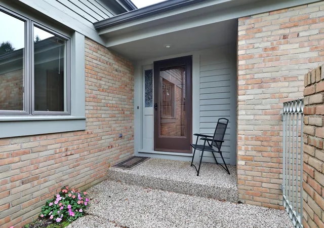 Listing Photo 5 - Condo for sale in building located at 6466 Strathaven Ct E, Worthington, OH 43085 - Unit #3D