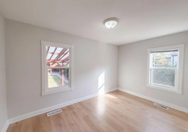 Photo 3 of Sale Pending at 2790 Azelda St, Columbus, OH 43211 | MLS# 226039426 | Listing updated on 2026-10-29