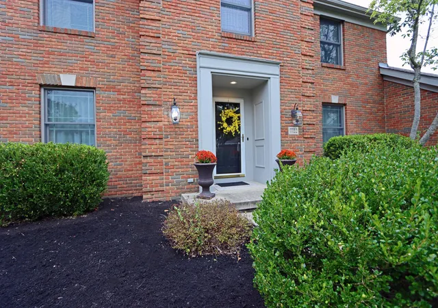 Photo 3 of Single family home for sale at 7722 Aldridge Pl, Dublin, OH 43017 | MLS# 226039480 | Listing updated on 2026-10-18