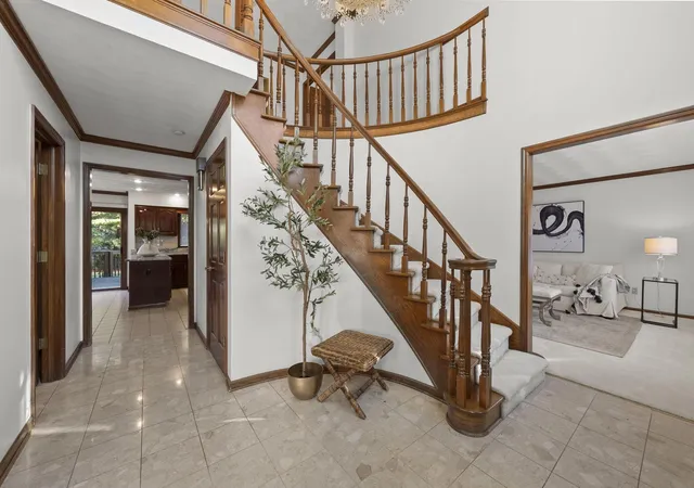 Photo 4 of Single family home for sale at 655 Laurel Ridge Dr, Columbus, OH 43230 | MLS# 226039447 | Listing updated on 2026-10-28