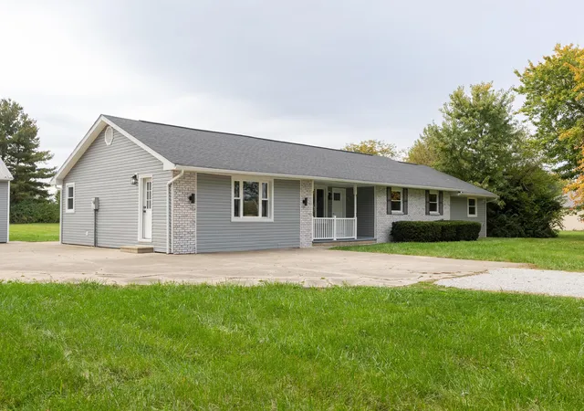Photo 1 of Single family home for sale at 111 Hess Rd, Washington Court House, OH 43160 | MLS# 226039549 | Listing updated on 2026-10-16