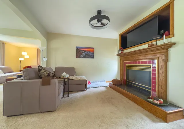 Photo 4 of Single family home for sale at 1100 S Walnut St, Van Wert, OH 45891 | MLS# 226039489 | Listing updated on 2026-10-25