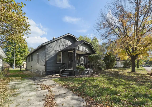 Photo 1 of Single family home for sale at 1044 Seymour Ave, Columbus, OH 43206 | MLS# 226039972 | Listing updated on 2026-10-28