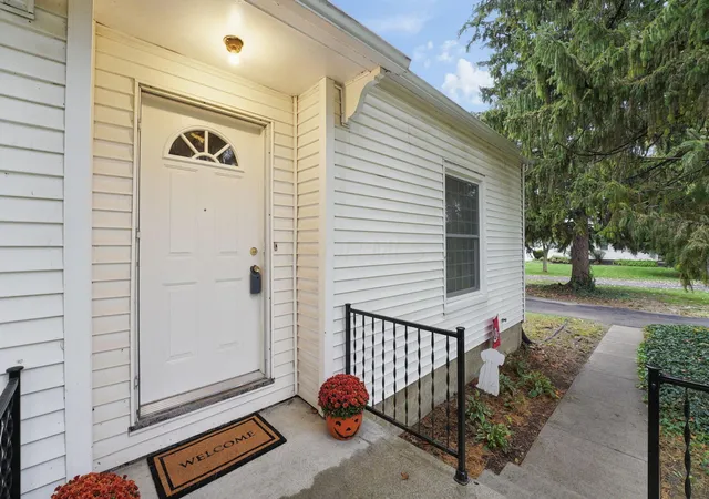 Photo 2 of Single family home for sale at 1147 Shady Ln Rd, Columbus, OH 43227 | MLS# 226039643 | Listing updated on 2026-10-26