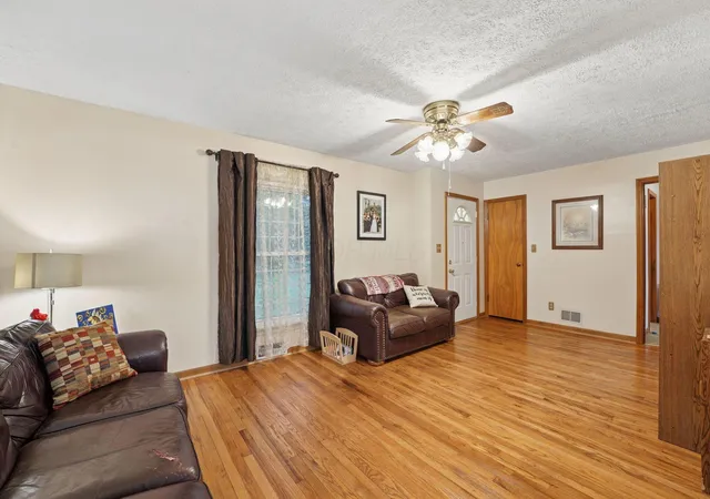 Photo 4 of Single family home for sale at 1147 Shady Ln Rd, Columbus, OH 43227 | MLS# 226039643 | Listing updated on 2026-10-26