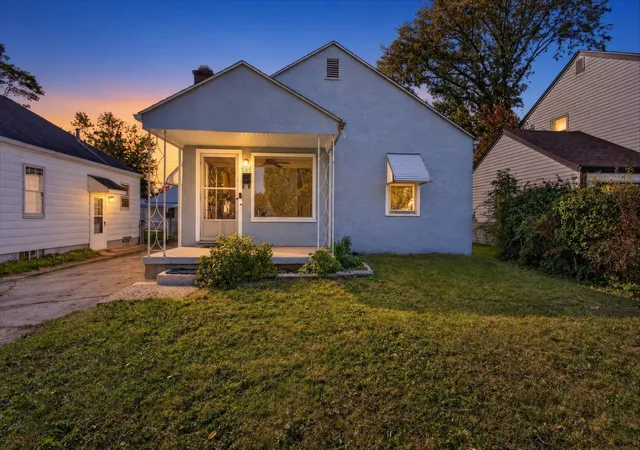 Photo 1 of Single family home for sale at 559 S Waverly St, Columbus, OH 43213 | MLS# 226039524 | Listing updated on 2026-10-26