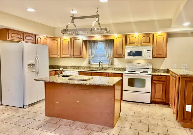 Photo 2 of Single family home for sale at 624 Blacklick St, Groveport, OH 43125 | MLS# 226039505 | Listing updated on 2026-10-27