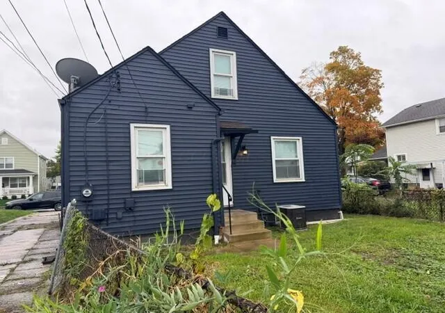 Photo 3 of Single family home for sale at 1352 E 20th Avenue, Columbus, OH 43211 | MLS# 226039512 | Listing updated on 2026-10-16
