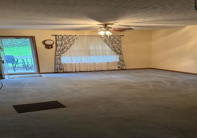 Listing Photo 1 - Condo for sale in building located at 283 Goosepond Rd, Newark, OH 43055 - Unit #D