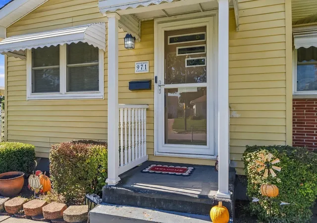 Photo 2 of Single family home for sale at 971 S Eureka Ave, Columbus, OH 43204 | MLS# 226039523 | Listing updated on 2026-10-23