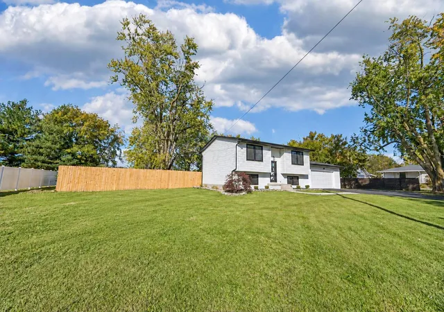 Photo 4 of Single family home for sale at 3731 Behm Rd, Columbus, OH 43207 | MLS# 226039993 | Listing updated on 2026-10-28