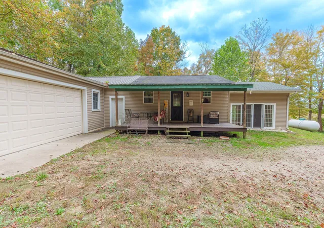 Photo 2 of Sale Pending at 650 Brown Holw Rd, Chillicothe, OH 45601 | MLS# 226039541 | Listing updated on 2026-10-29