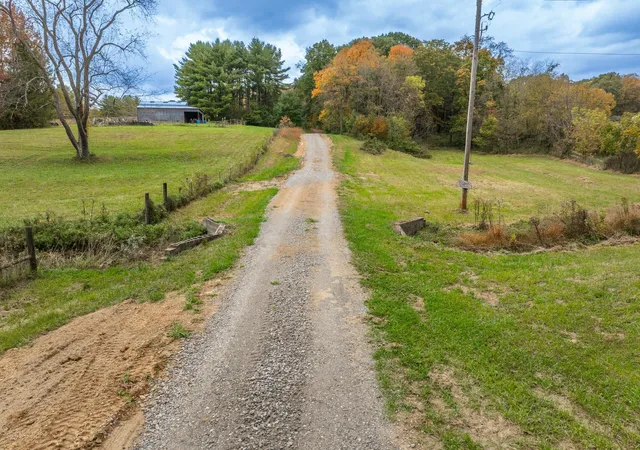 Photo 3 of Sale Pending at 650 Brown Holw Rd, Chillicothe, OH 45601 | MLS# 226039541 | Listing updated on 2026-10-29