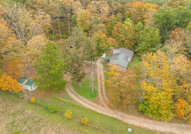 Photo 4 of Sale Pending at 650 Brown Holw Rd, Chillicothe, OH 45601 | MLS# 226039541 | Listing updated on 2026-10-29