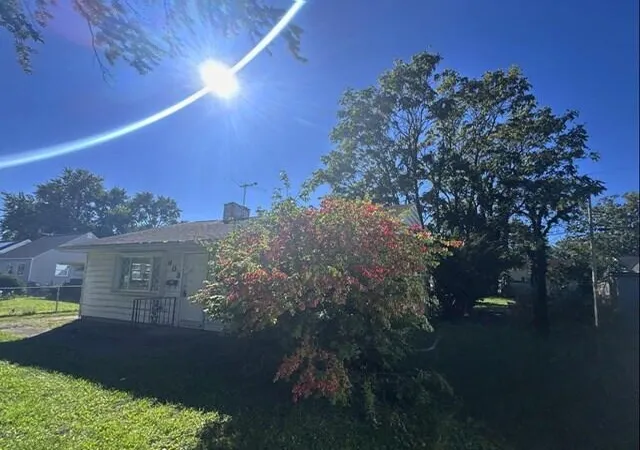 Photo 3 of Sale Pending at 903 S Hampton Rd, Columbus, OH 43227 | MLS# 226039544 | Listing updated on 2026-10-30