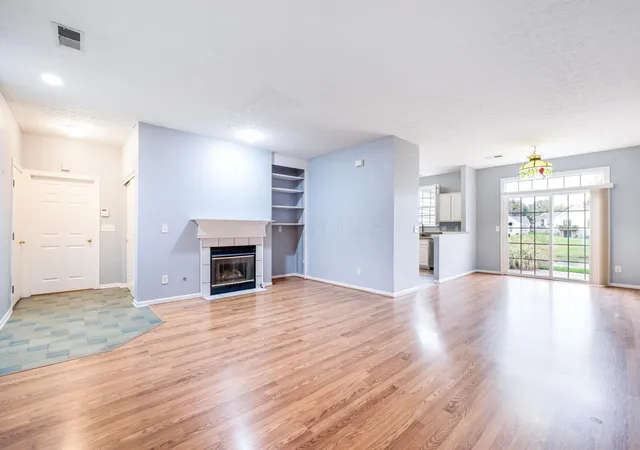 Photo 3 of Condo for sale at 5882 Oak Path Ln, Columbus, OH 43213 | MLS# 226039565 | Listing updated on 2026-10-19